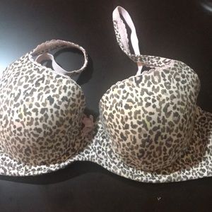 Victoria’s Secret leopard bra